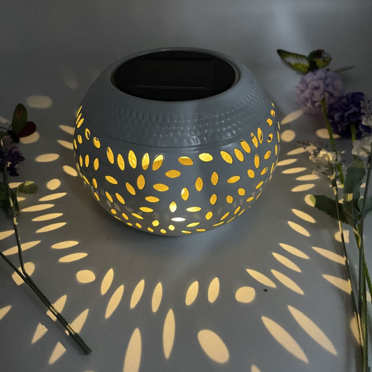 Solar Courtyard Lights Hollow Metal Desktop Decorative Lamp for Garden Landscape Ornaments