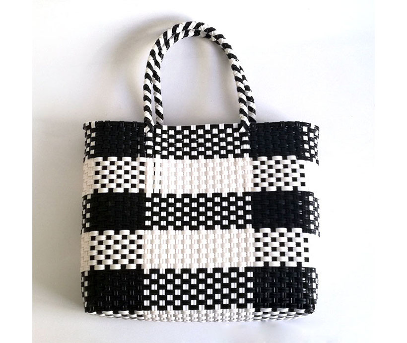 Durable Fashion Commuting Simple Black and White Plaid Square Large Capacity PP Woven Straw Woven Bag